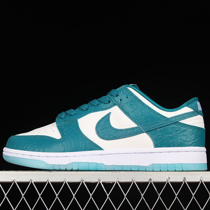 SB Dunk Low 
