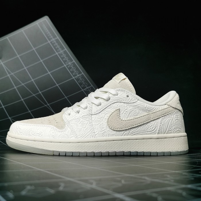 SB Dunk Low Running Shoes-White/Gray-5049895