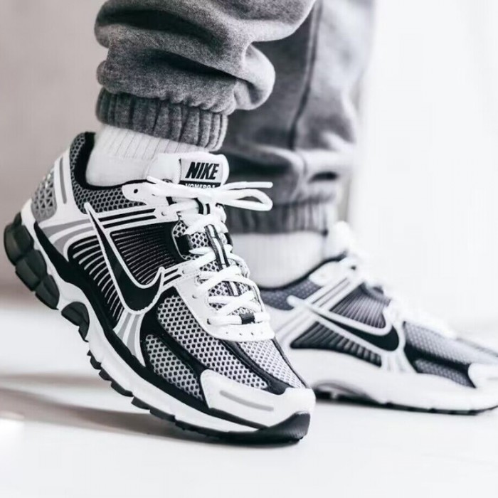 Zoom Vomero 5 'Black and Metallic Silver' Running Shoes-Black/White-8259568