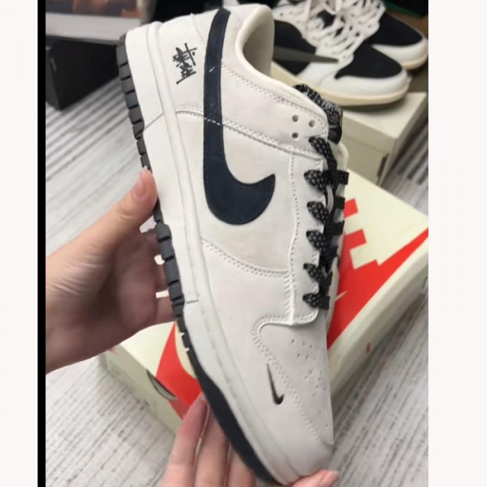SB Dunk Low Running Shoes-White/Black-9690233